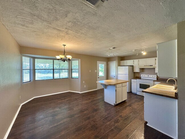 Foto del edificio - $300 Off 1st Months Rent!  Viewable Now!