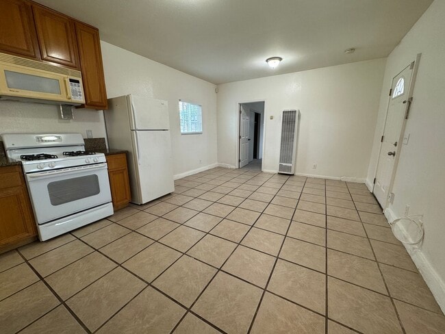 Building Photo - SDS T 3838