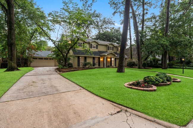 Building Photo - 16815 Memorial Oaks Ln