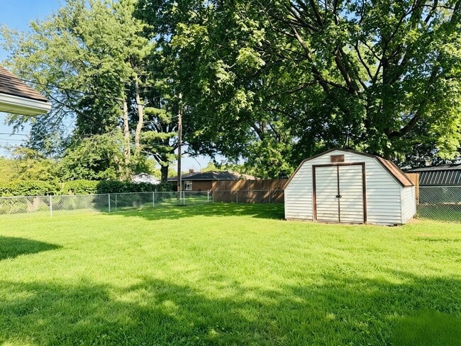Building Photo - 924 Princess Dr