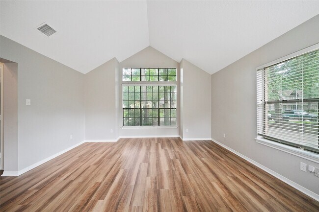 Foto del edificio - 2402 Brookdale Dr