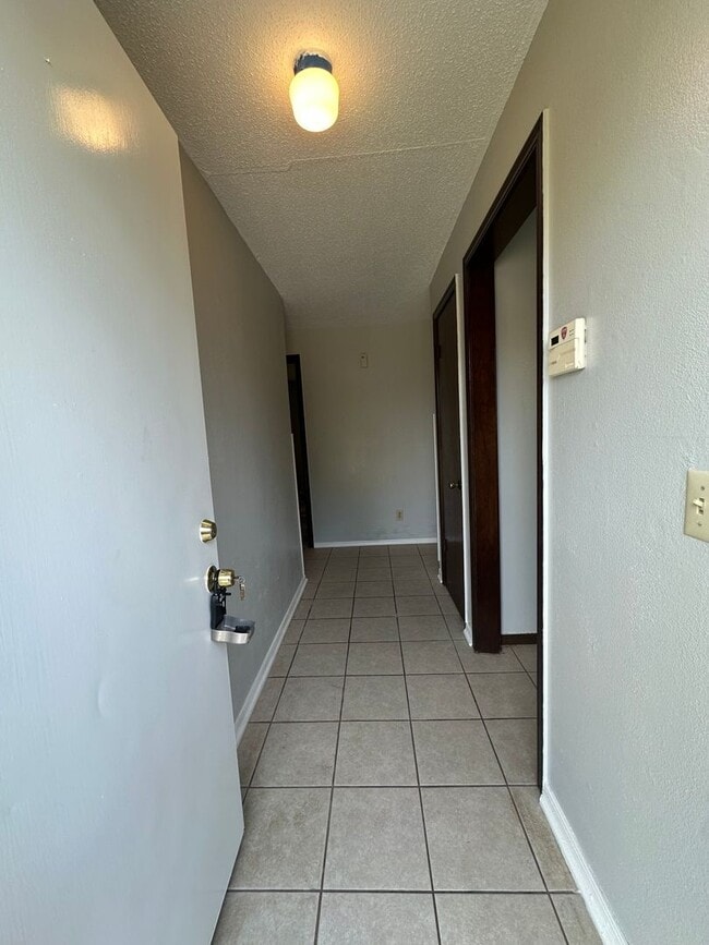 Photo - 3904 Overland Dr House