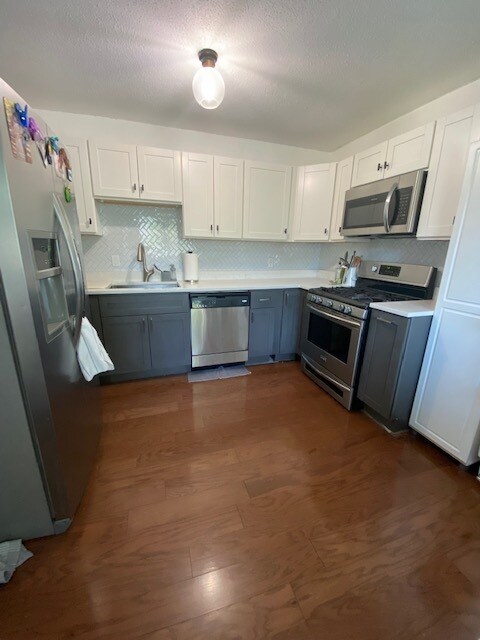 Kitchen - 74 Tennis Plaza Rd