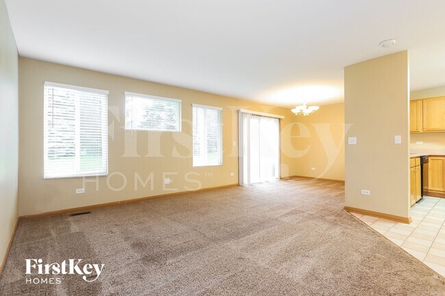 Foto del edificio - 3610 Forestview Dr