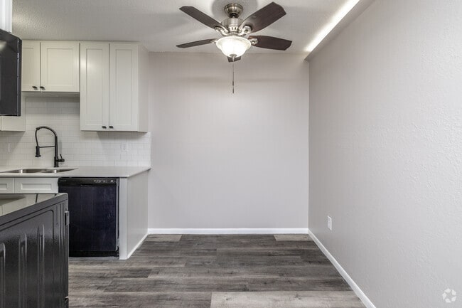 2BR, 1BA - 850SF - Dining Room - Forest Park II Apartments