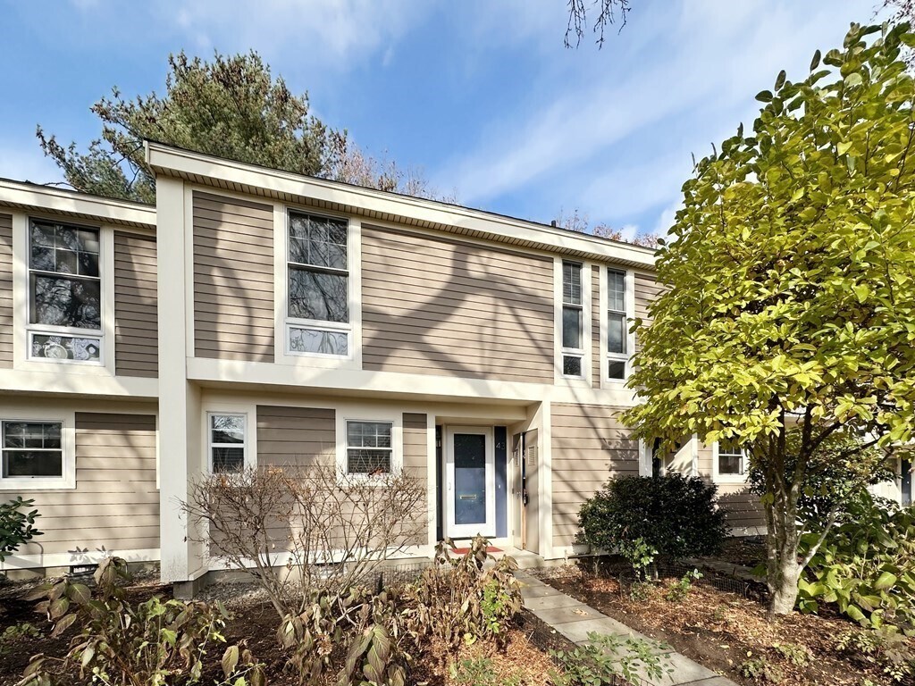 11 Oak St Unit 43, Wellesley, MA 02482 Condo for Rent in Wellesley, MA