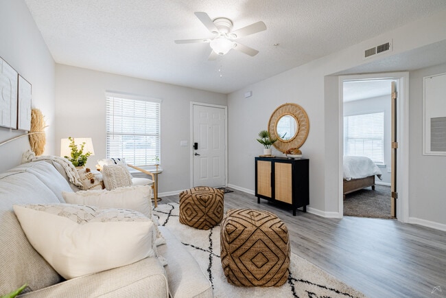 Building Photo - Hawk Ridge Apartments