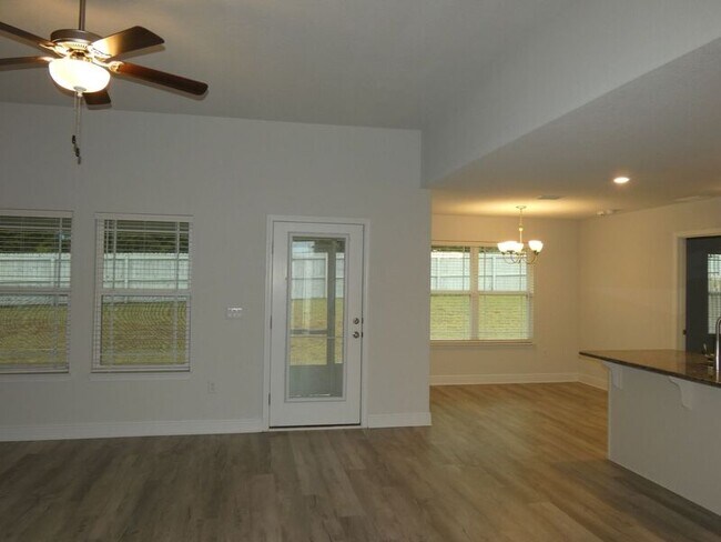 Foto del edificio - 5643 Lafayette Ct