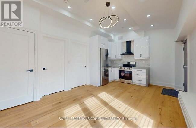 Photo du bâtiment - 12 Kemano Rd