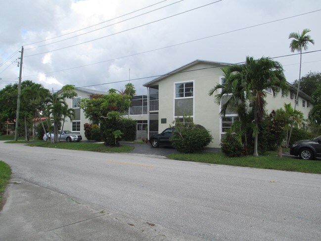 Building Photo - North Lake Garden Apartments