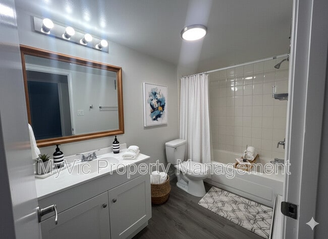 Building Photo - 9120-9149 149 St