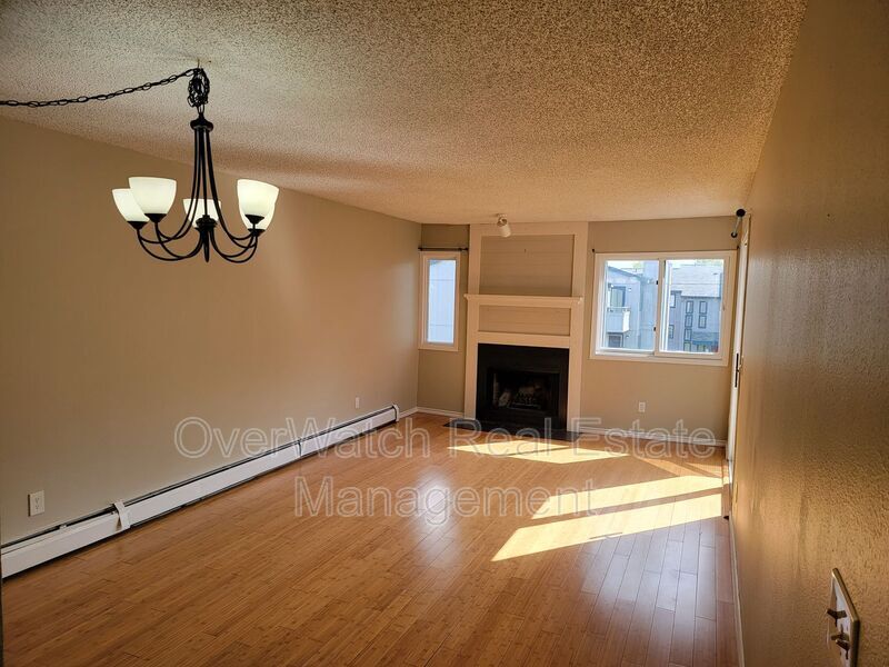 Primary Photo - 1615 Sitka St