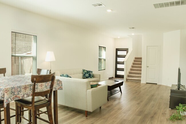 Building Photo - 311 Canley Loop