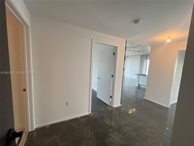 Foto del edificio - 3470 E Coast Ave