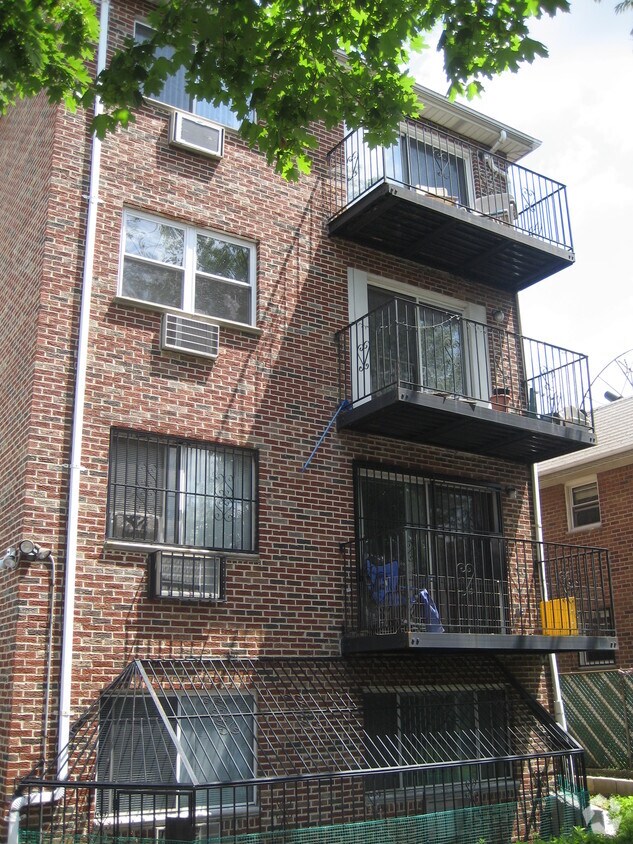 Building Photo - 132-18 57th Rd