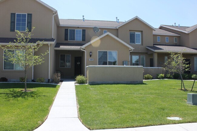 Foto del edificio - Spacious 3 Bedroom In Stansbury Park- Show...