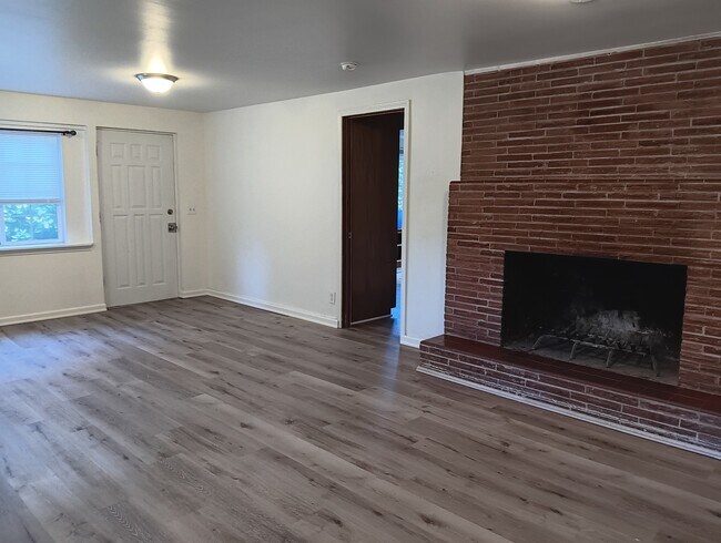 Building Photo - 4005 S Trenton St