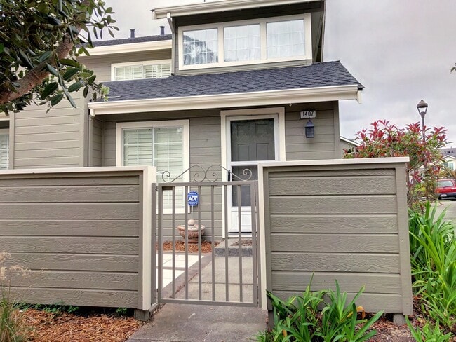 Building Photo - Newly Remodeled - 2 Bed 2.5 Bath Daly City...