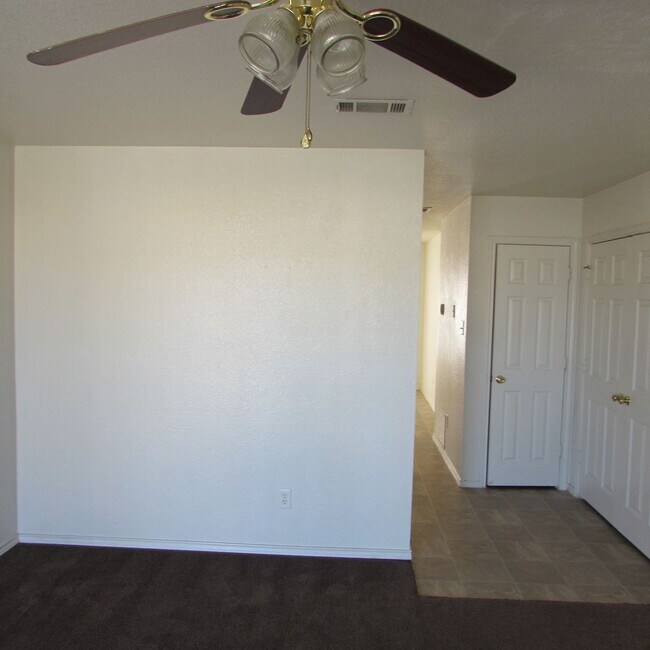 Foto del edificio - 3308 Hereford Ln
