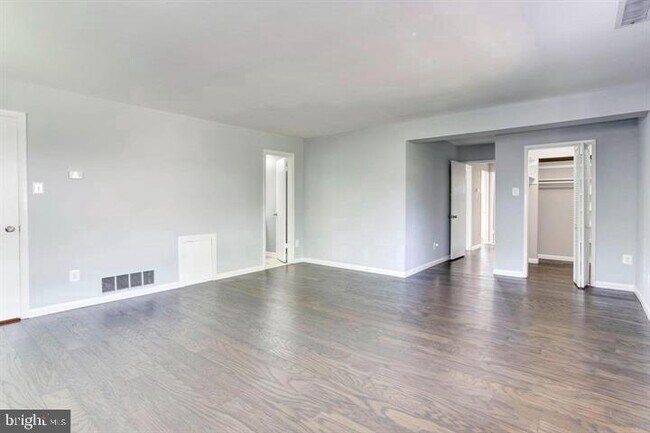 Building Photo - 7414 Gresham St