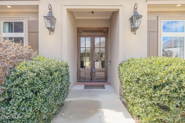 Building Photo - 104 Gated Trinity Ct
