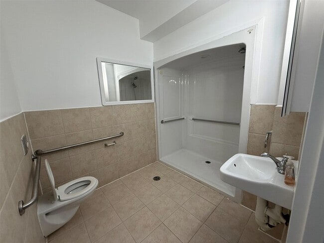 Building Photo - 94 4th Ave