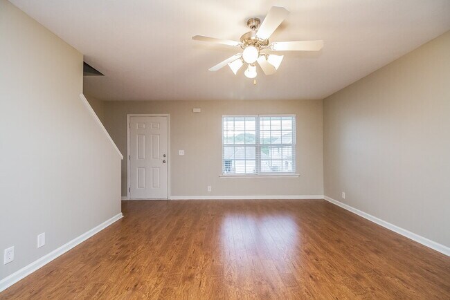 Building Photo - 8856 Cressent Glen Ct