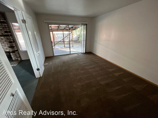 Foto del edificio - 5 br, 2 bath House - 1049 Azalea Drive