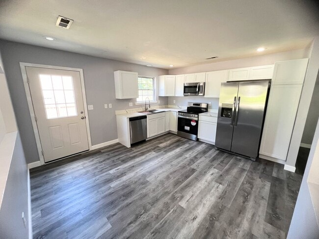 Foto del edificio - 24926 Talladega Rd