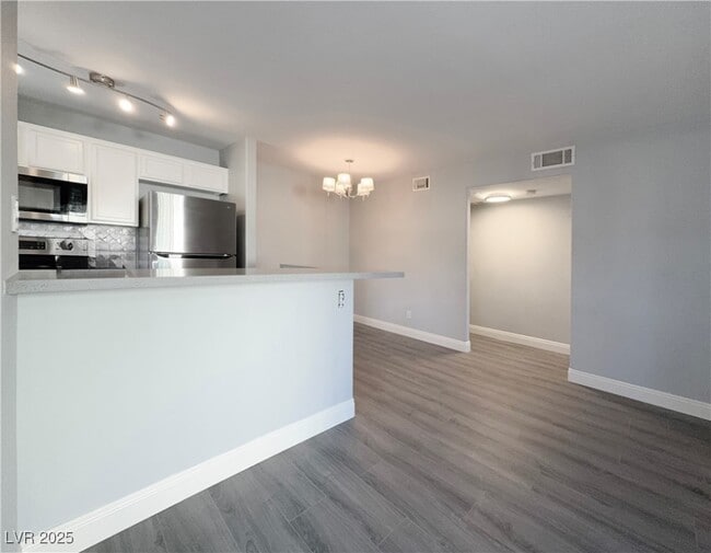 Foto del edificio - 2961 Juniper Hills Blvd