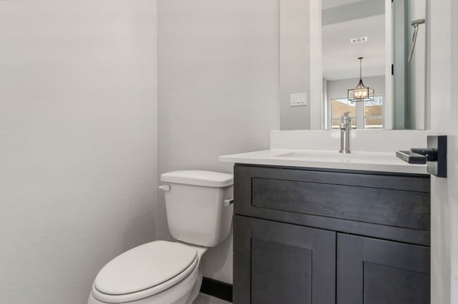 Foto del edificio - 208 Silver Leaf St