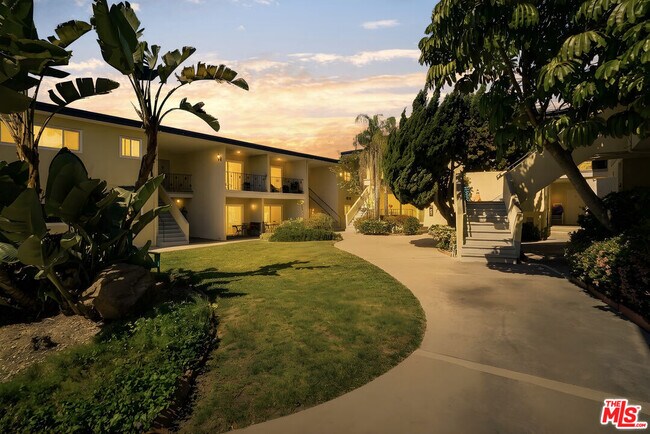 Foto del edificio - 6740 Springpark Ave