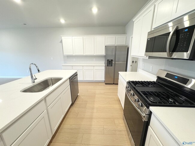 Building Photo - 138 Little Britain St