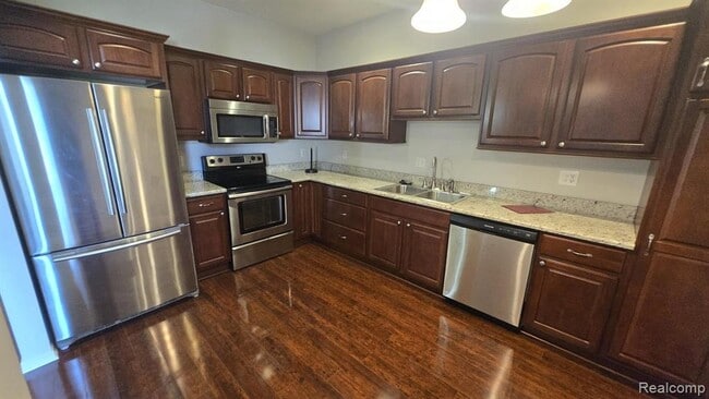Building Photo - 41786 Primrose Dr