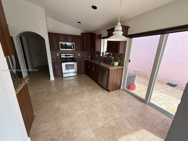 Foto del edificio - 15448 SW 143rd Terrace