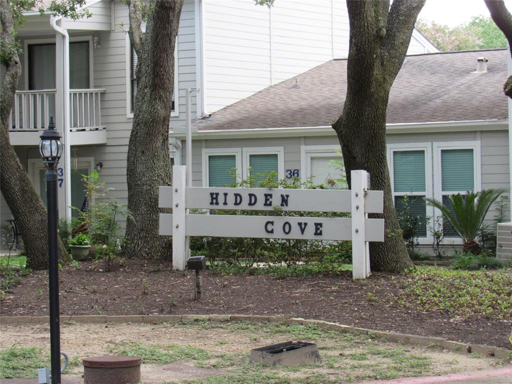 Primary Photo - 32 Hideaway Dr