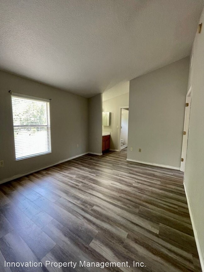 Building Photo - 2 br, 2 bath House - 811 Mountbatten Lane
