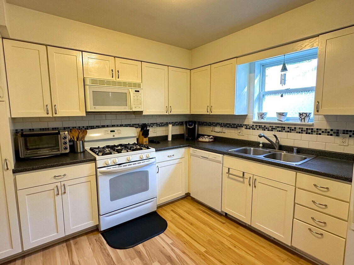 Foto principal - 435 Burdette Ct