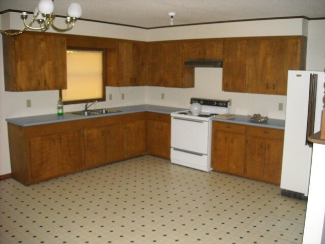 Building Photo - 206 McBride Rd
