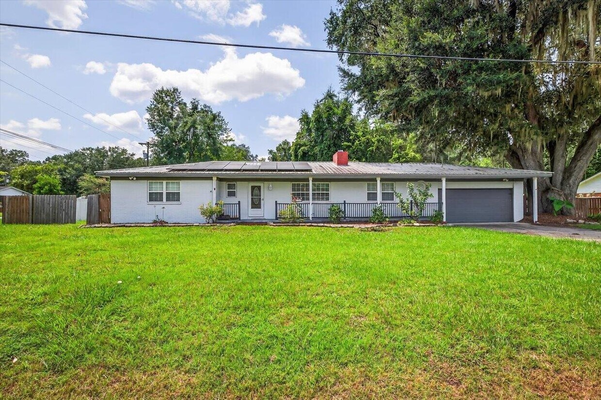 Primary Photo - 4214 Woodcrest St