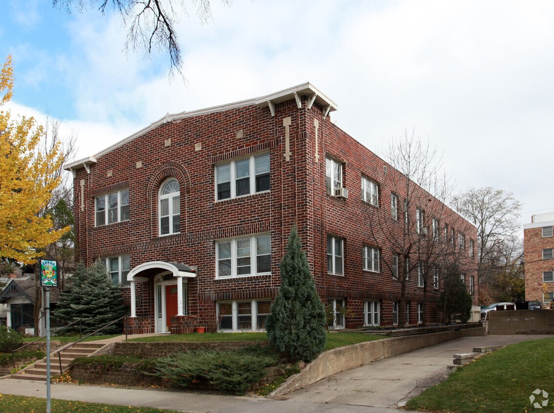 Primary Photo - 3545 Emerson Ave S