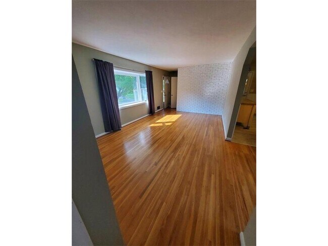 Foto del edificio - 661 Belmont Ln W