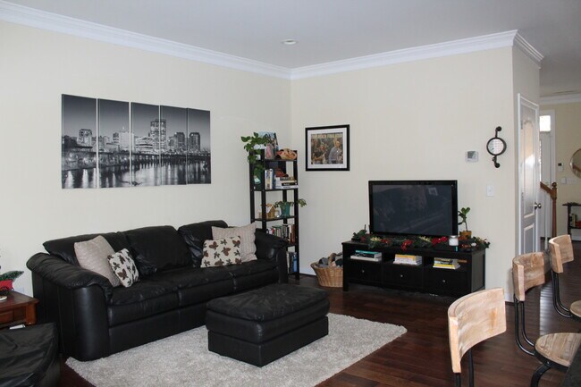 Foto del edificio - 801 Holly St