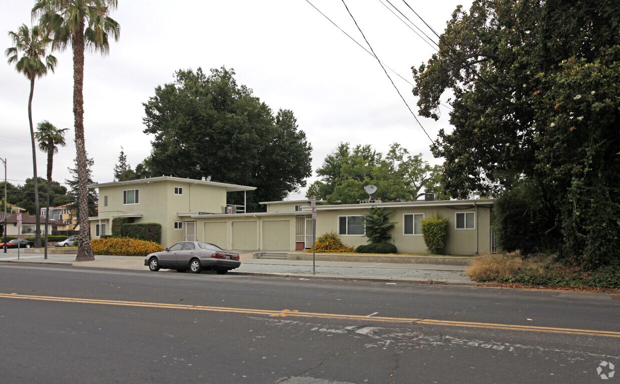 Foto del edificio - 355-371 E Reed St