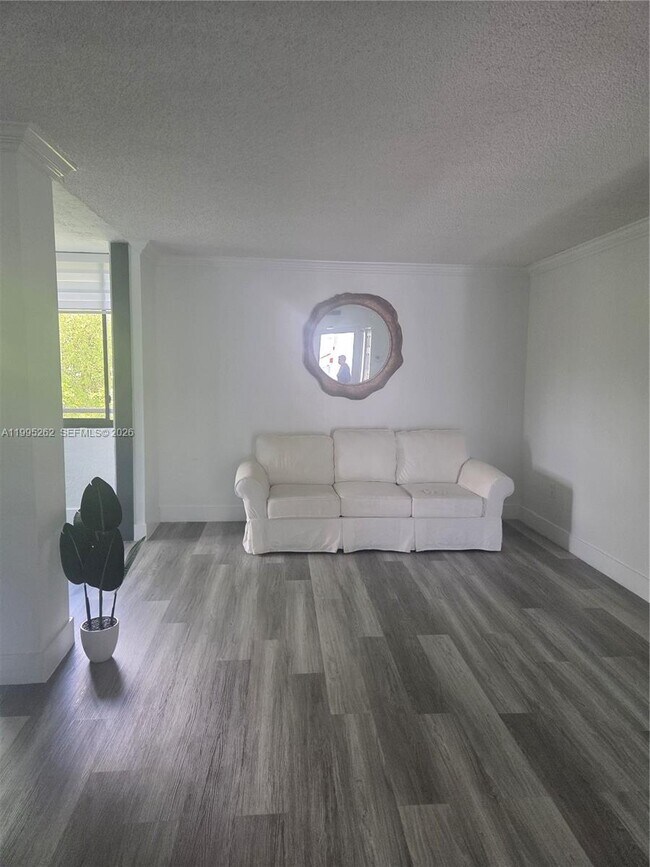 Foto del edificio - 8365 SW 152nd Ave