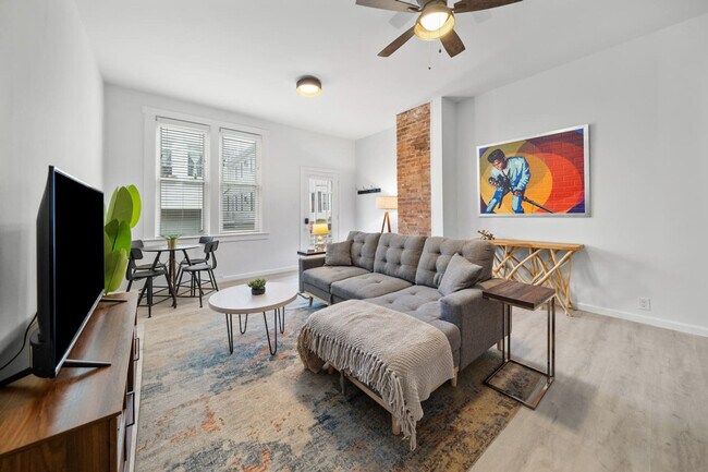 Building Photo - 1137 Fuller St