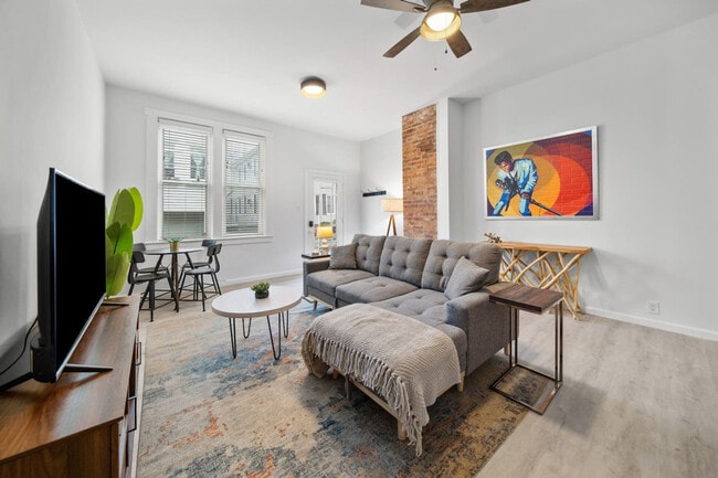 Building Photo - 1137 Fuller St