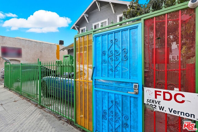 Foto del edificio - 522 W Vernon Ave