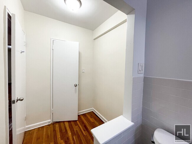 Building Photo - LARGE Studio 34-15 PARSONS BOULEVARD