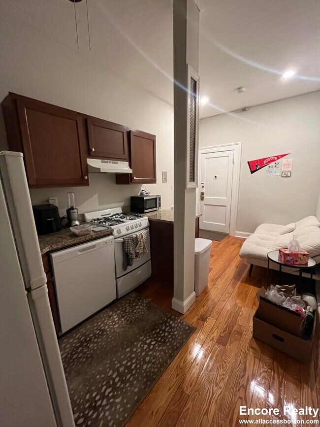 Building Photo - 1189 Commonwealth Ave